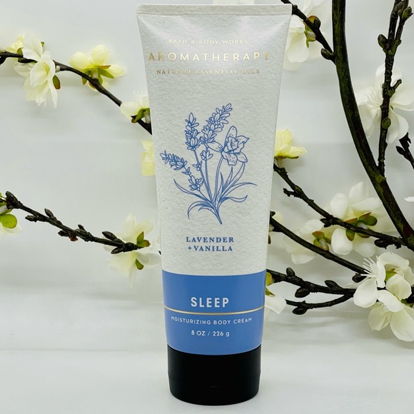 Bath and Body Works Aromatherapy Sleep Lavender-Vanilla 3-Piece Gift Box Set - Picture 5 of 9